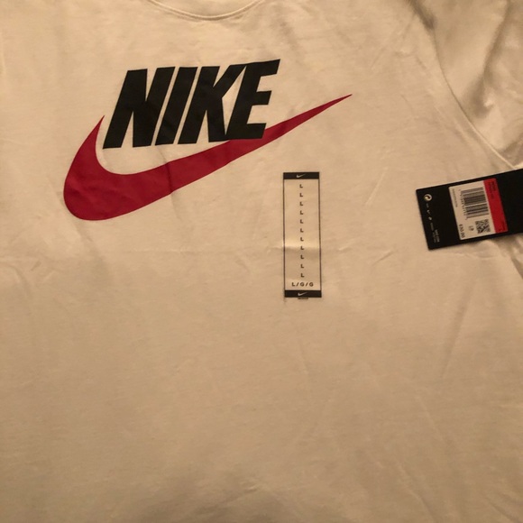 New with tags Nike tshirts Large - Picture 1 of 3